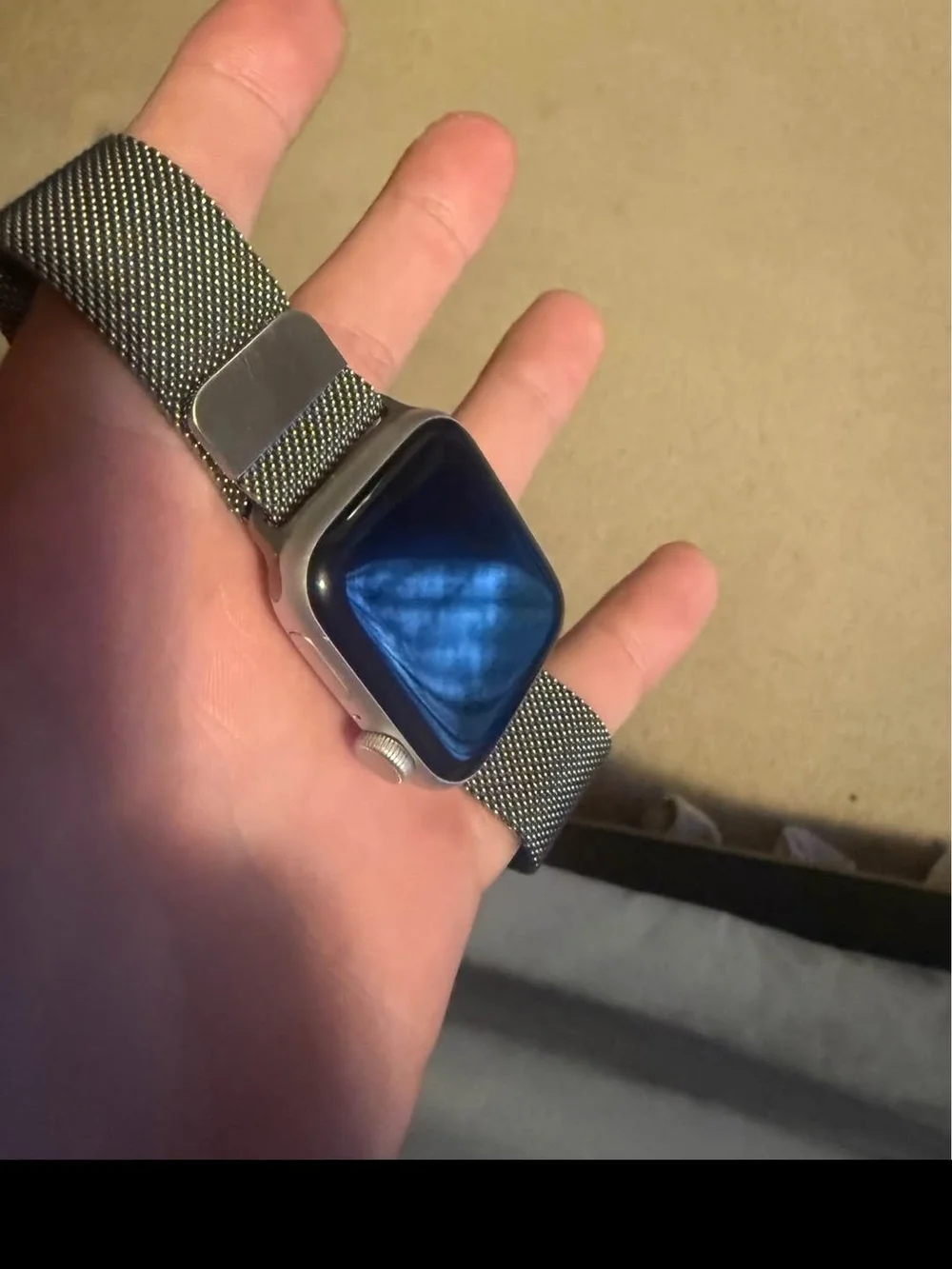 Apple Watch SE Gen 2 With added silver adjusting bracelet